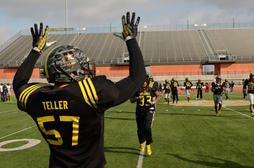 Signaling teamates from the sidelines