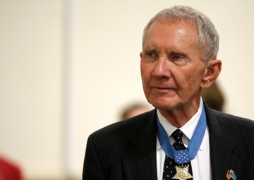 Military spouses receive valuable information from Medal of Honor recipients