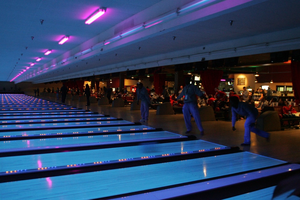 Semper Fidelis All-American Bowl athletes bring in New Year with bowling