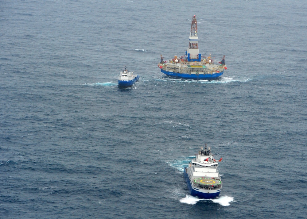 US Coast Guard airlifts personnel, delivers parts for repairs