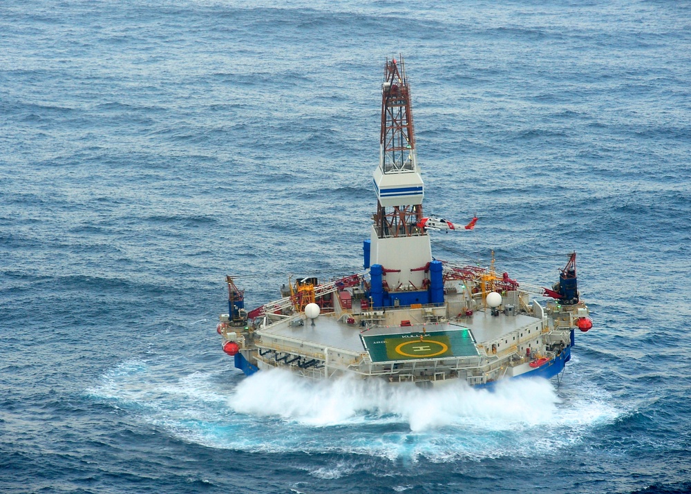 US Coast Guard airlifts personnel, delivers parts for repairs