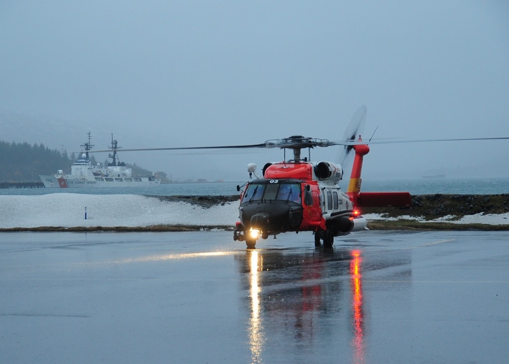 US Coast Guard assists with Kulluk assessment