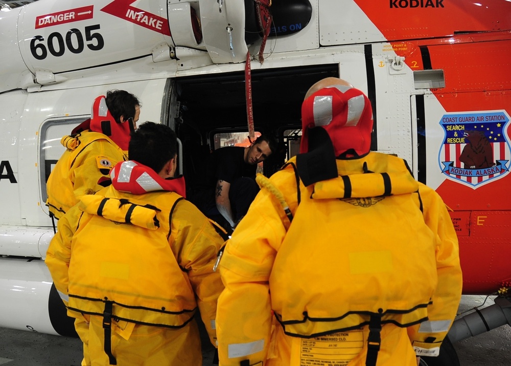 US Coast Guard assists with Kulluk assessment