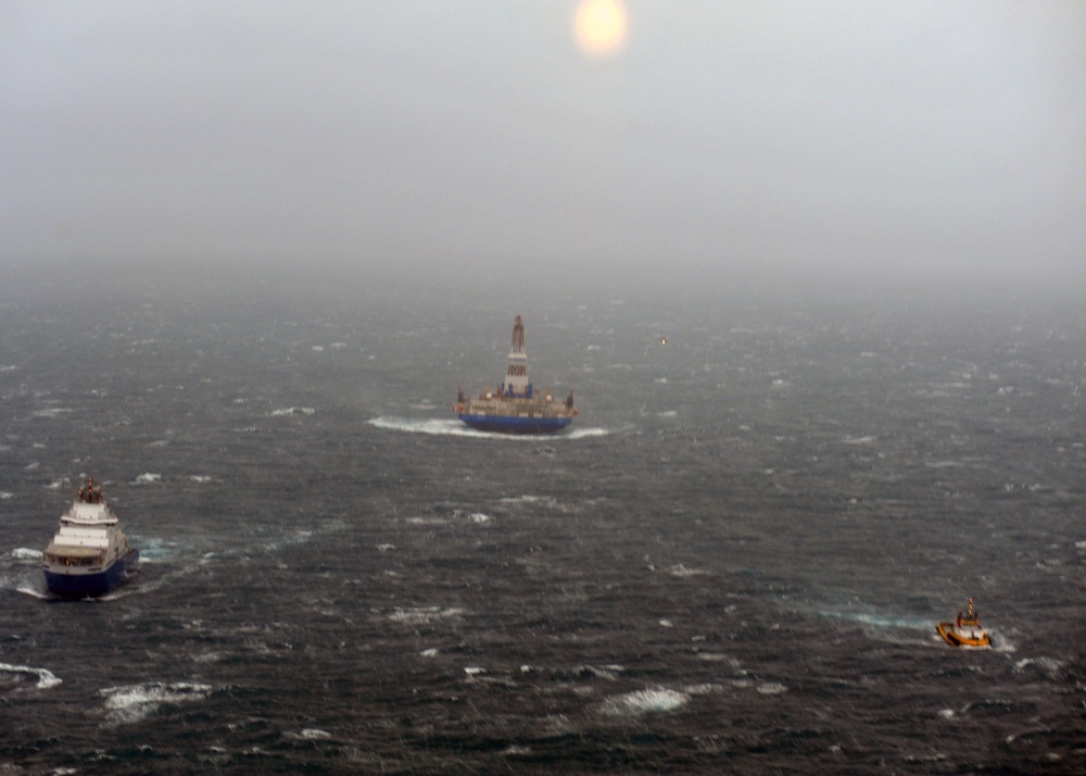 US Coast Guard assists Kulluk