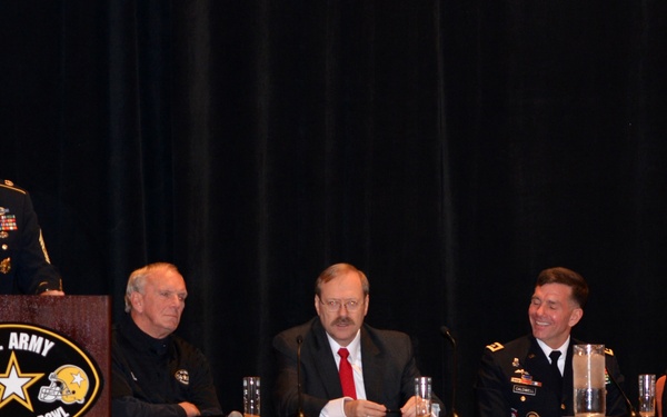 Senior Army leaders share knowledge with All-American Bowl coaches