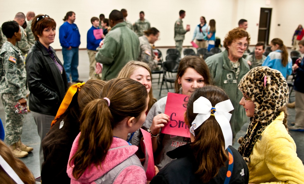 Sumrall 6th grade students welcome returning soldiers