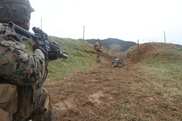 31st MEU Marines conduct live-fire assault course