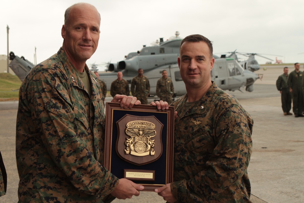 31st Marine Expeditionary Unit receives 2011 Chief of Naval Aviation Operations Safety Award