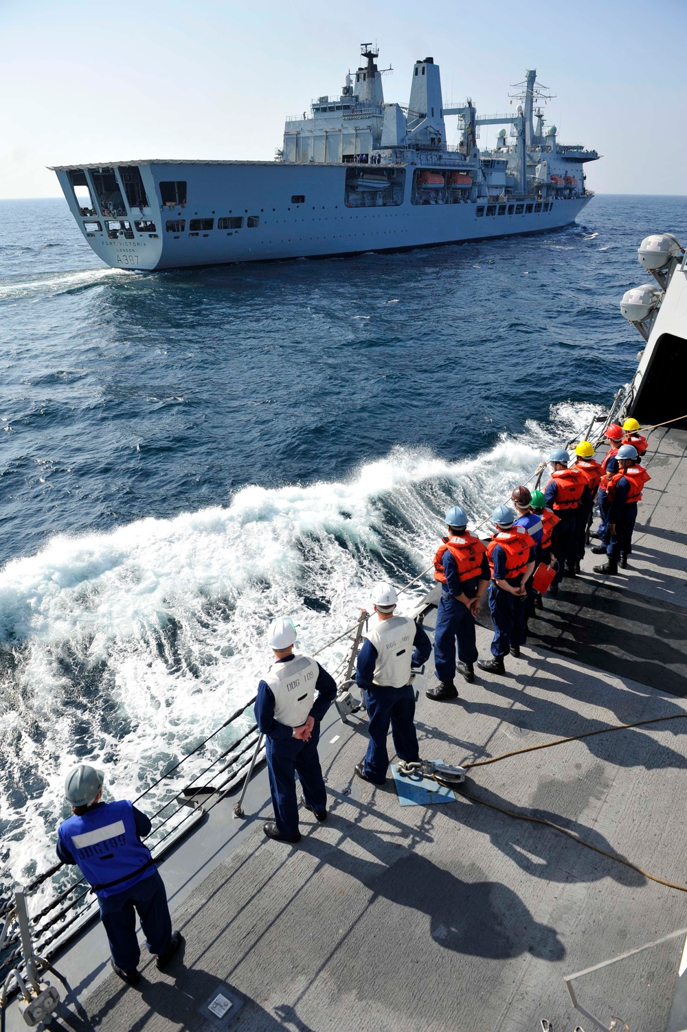 USS Jason Dunham replenishment