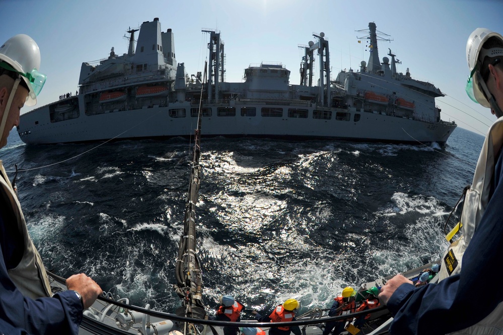 USS Jason Dunham replenishment