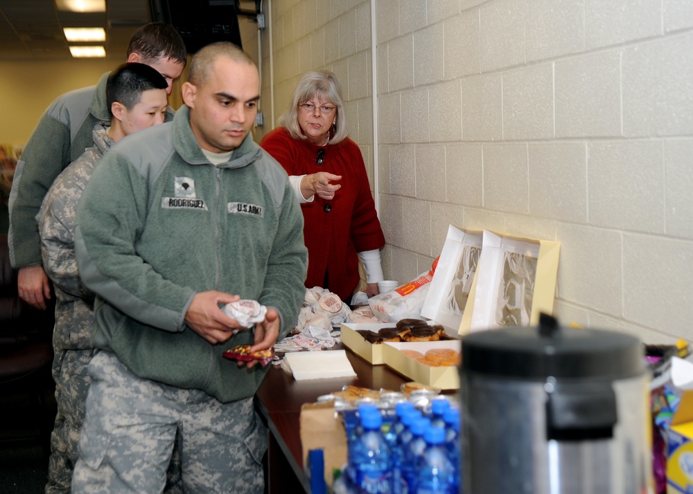 Altus community supports deploying soldiers