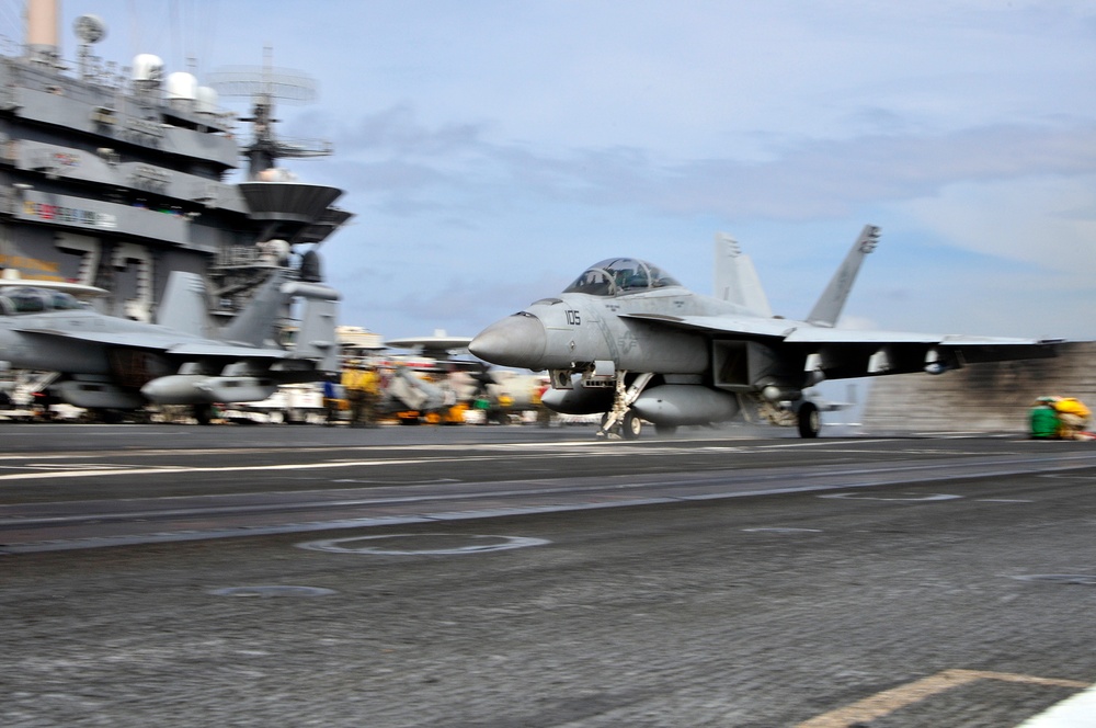 USS George Washington flight deck action