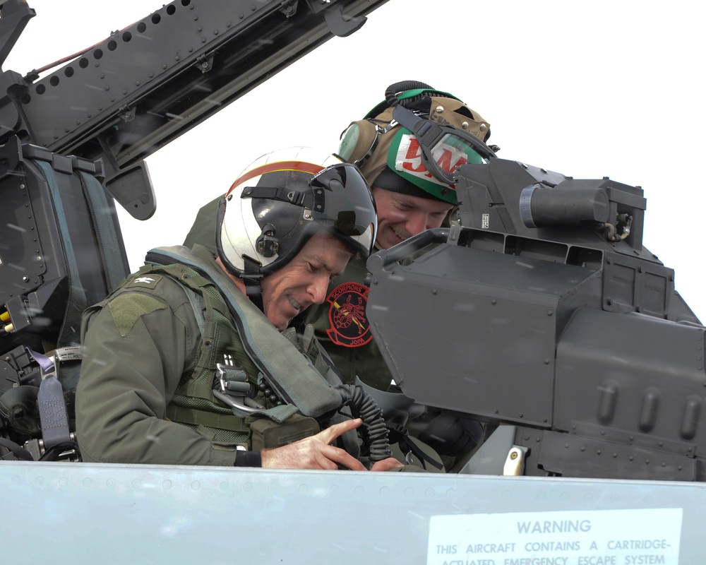 Naval Air Facility Misawa Commanding Officer receives courtesy flight in An EA-18G
