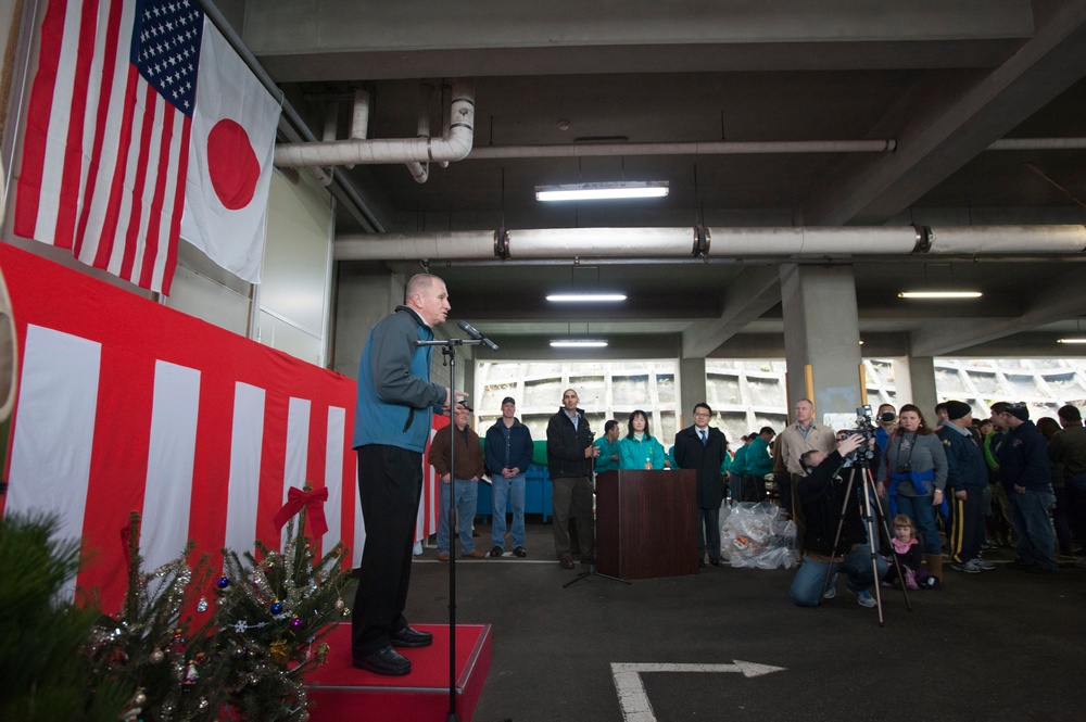 American and Japanese Chief Petty Officers share holidays, culture