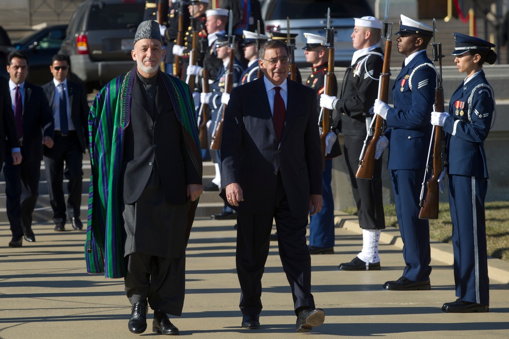 Secretary of defense meets with Afghan president