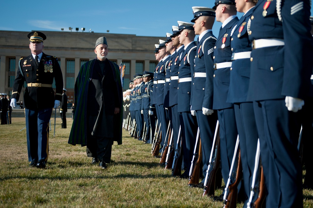 Secretary of defense meets with Afghan president