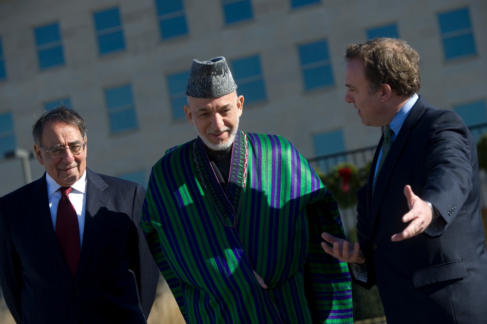 Secretary of defense meets with Afghan president