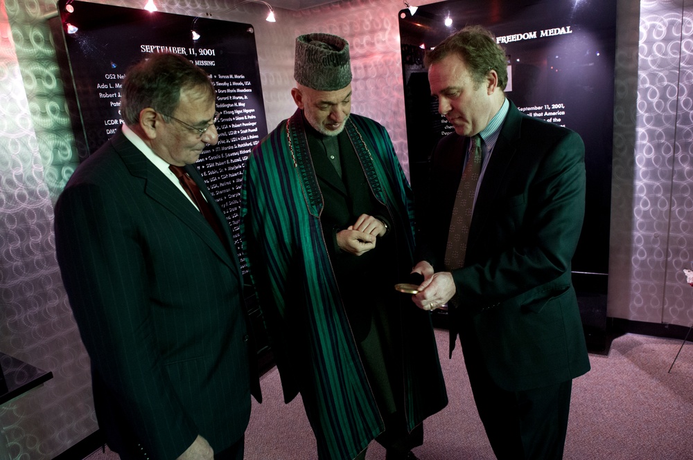 Secretary of defense meets with Afghan president