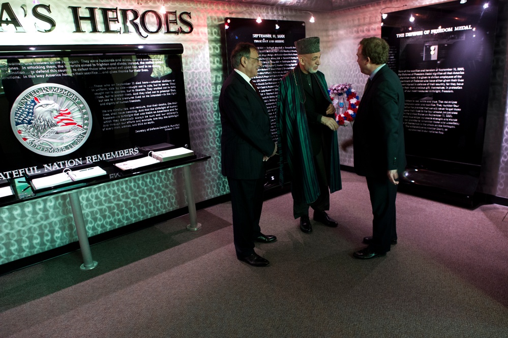 Secretary of defense meets with Afghan president