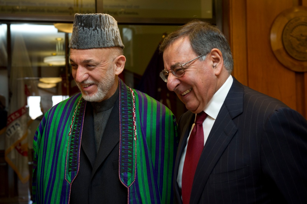 Secretary of defense meets with Afghan president