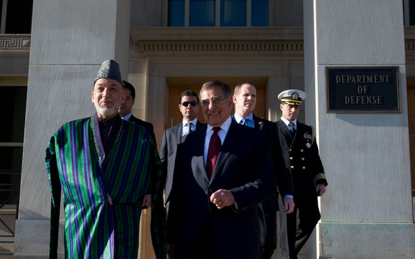 Secretary of defense meets with Afghan president