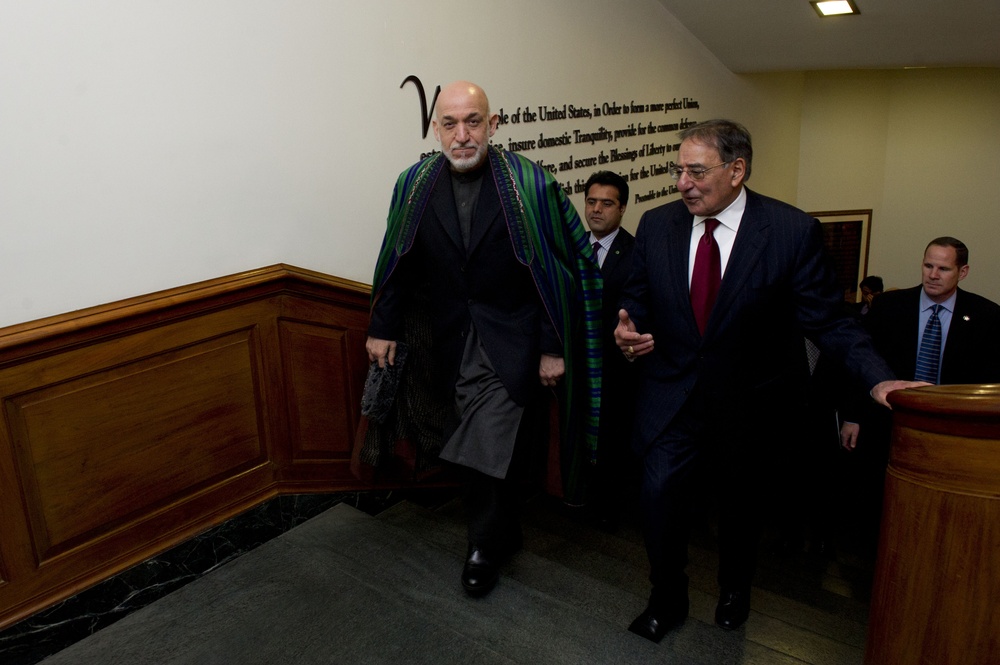 Secretary of defense meets with Afghan president