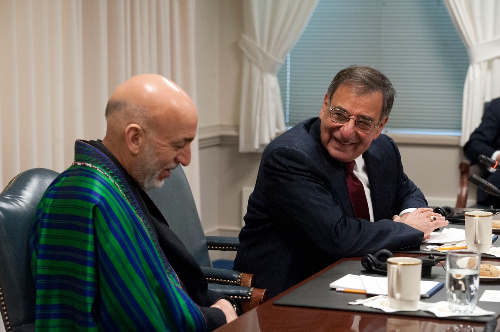 Secretary of defense meets with Afghan president