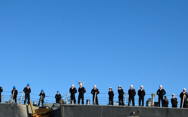 USS Gonzalez departs Norfolk