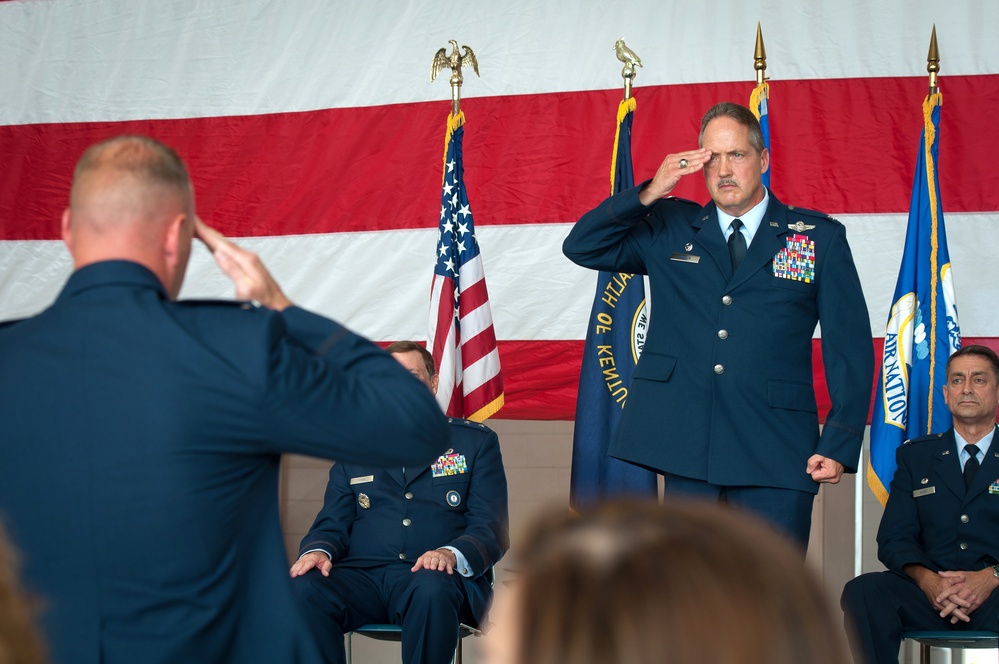 Col. Warren Hurst assumes command of 123rd Airlift Wing