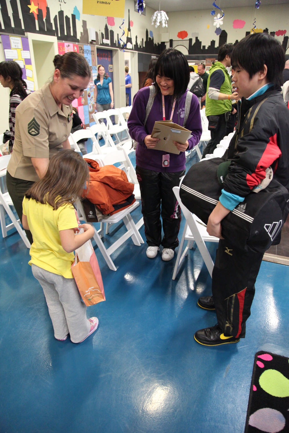 Marines help Oshima children
