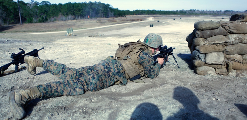 Infantry students get hands-on with Corps' new automatic weapon