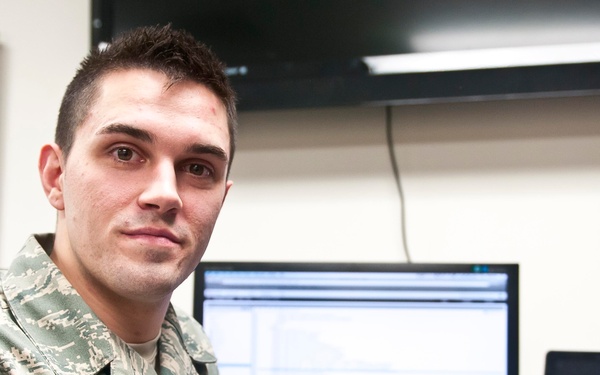 Air Force duo design smart phone application for Inauguration Day