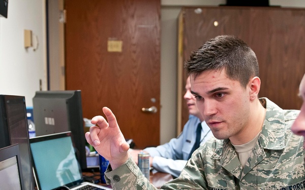 Air Force duo design smart phone application for Inauguration Day