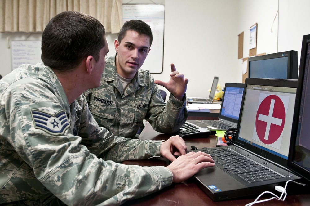 Air Force duo design smart phone application for Inauguration Day