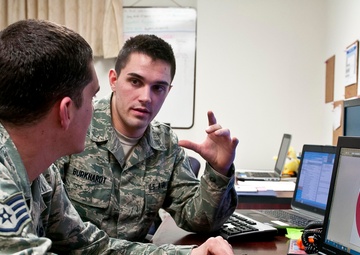 Air Force duo design smart phone application for Inauguration Day