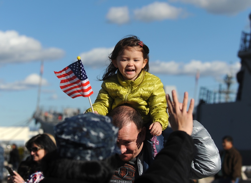 USS Benfold returns to its homeport