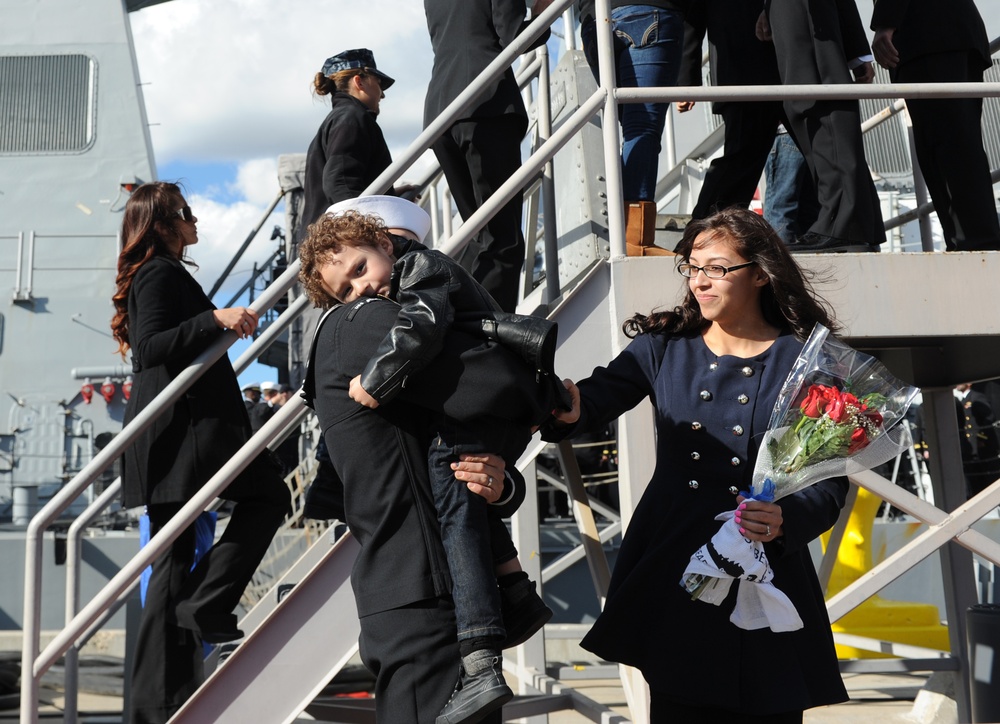 USS Benfold returns to its homeport