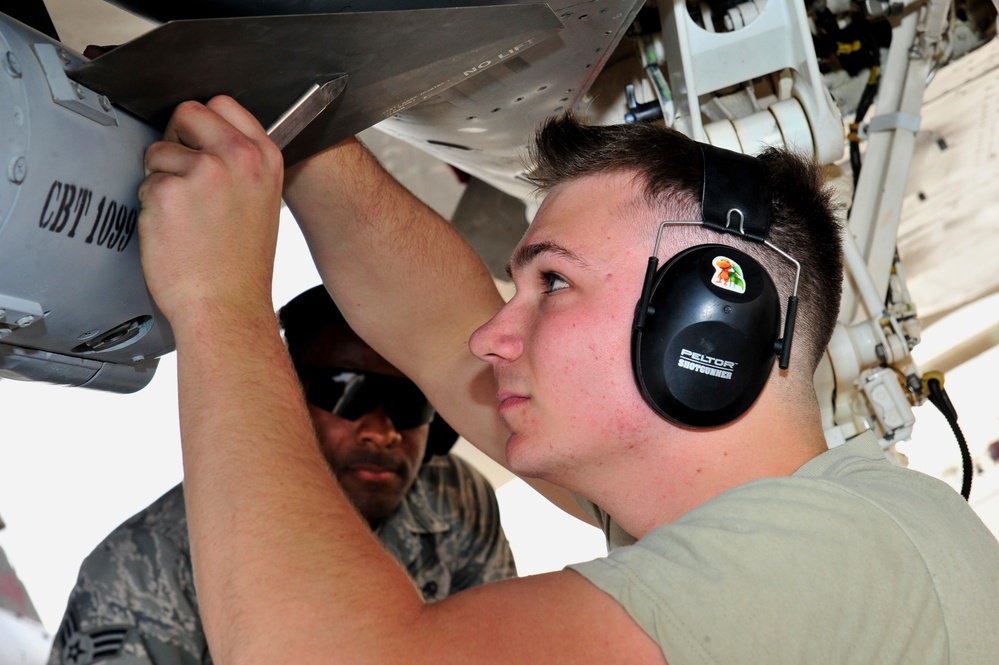 380th AEW weapons loading competition