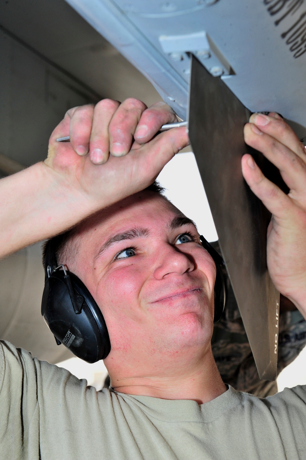 380th AEW weapons loading competition