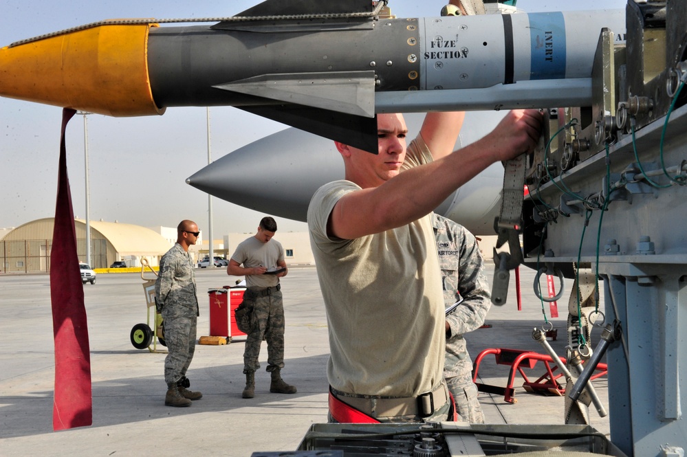 380th AEW weapons loading competition