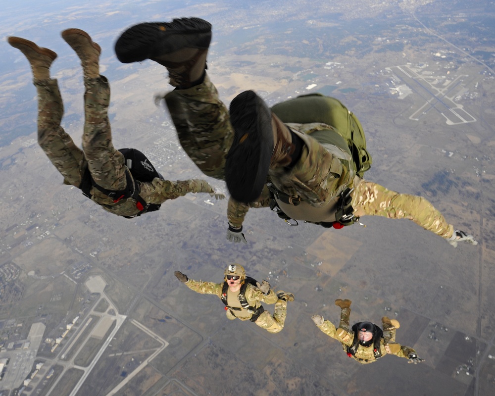 dvids-images-static-line-jumps-image-9-of-9