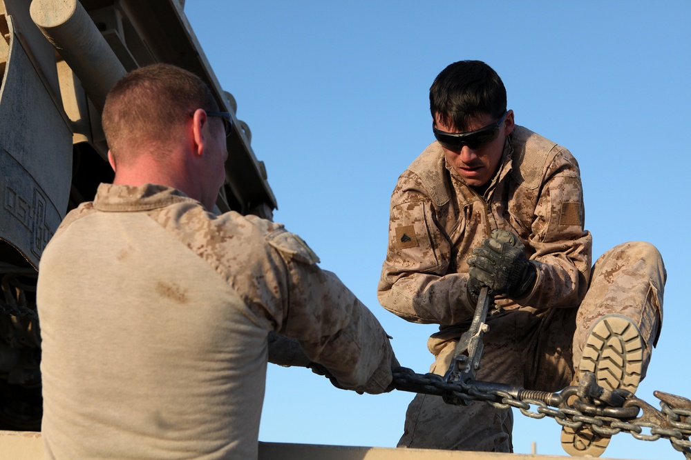 CLR-2 and CLB-2 conduct Combat Logistics Patrol