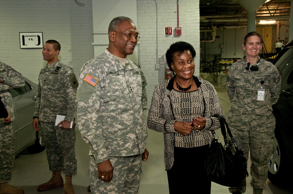 Maj. Gen. Errol Schwartz and his wife visit the DC Armory