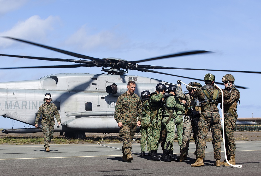 Recon Marines, Singaporean Special Forces conduct training in Hawaii