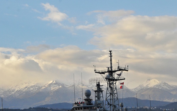 Halyburton visits Greece