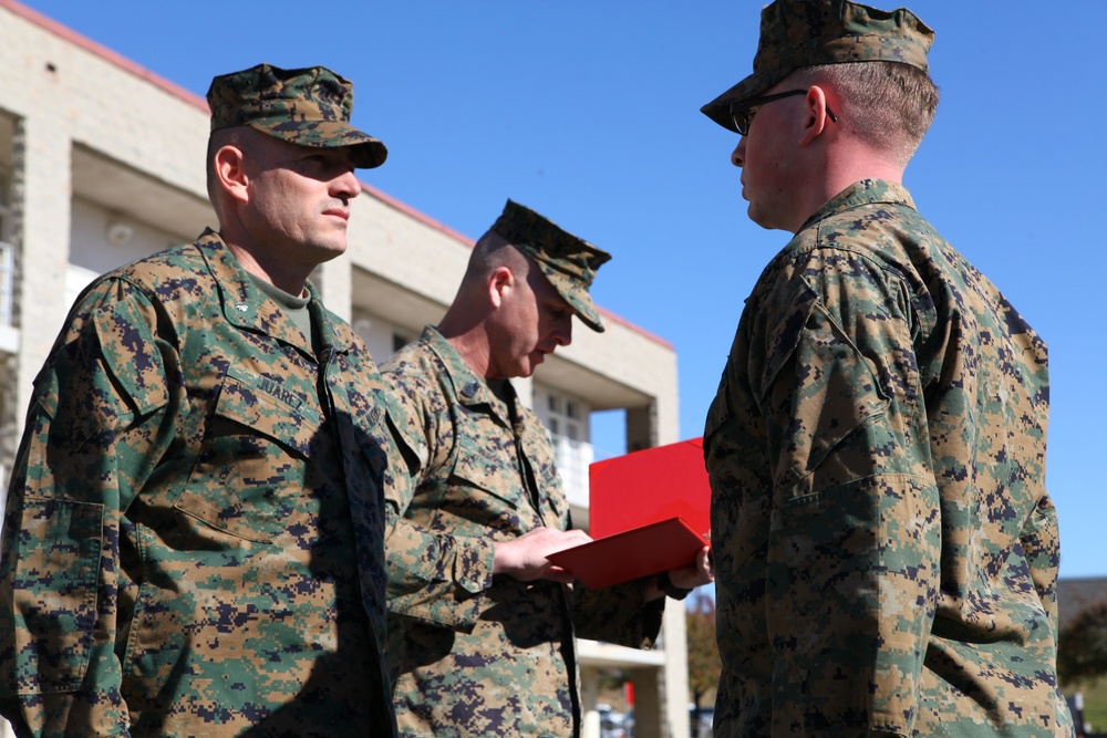 Marine recieves award for heroic actions off the battlefield