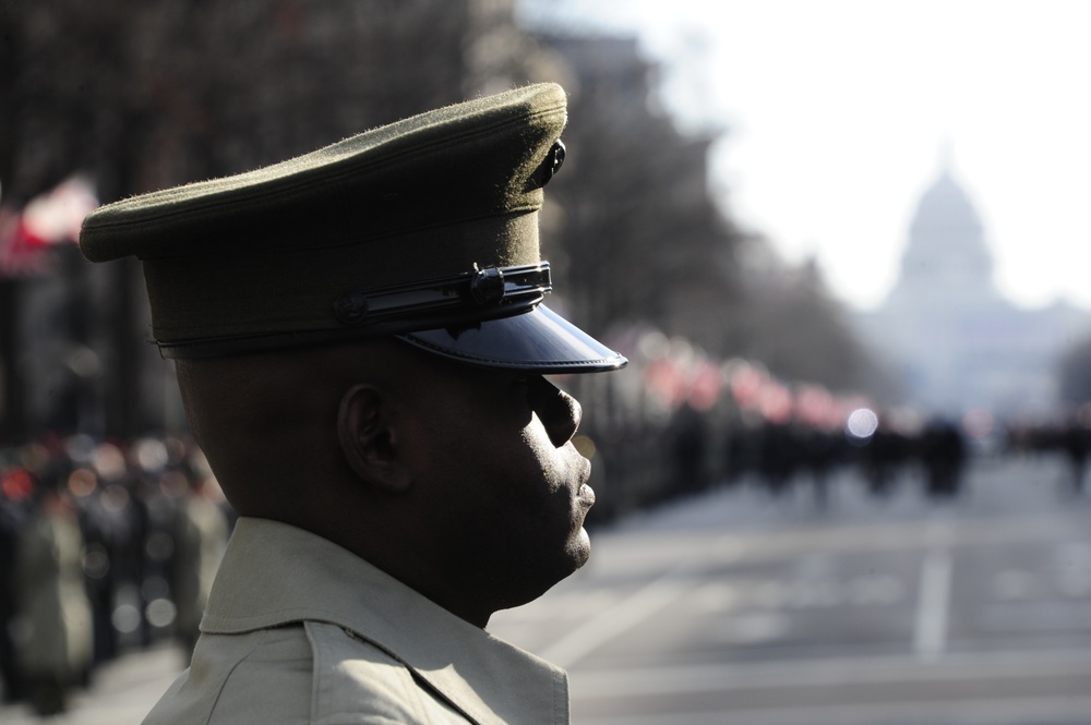 Marines secure perimeter during inaugural parade