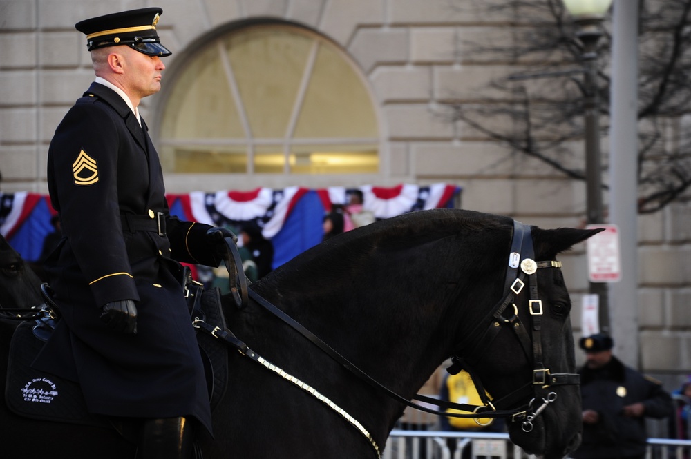 Caisson Platoon ride in inaugural parade