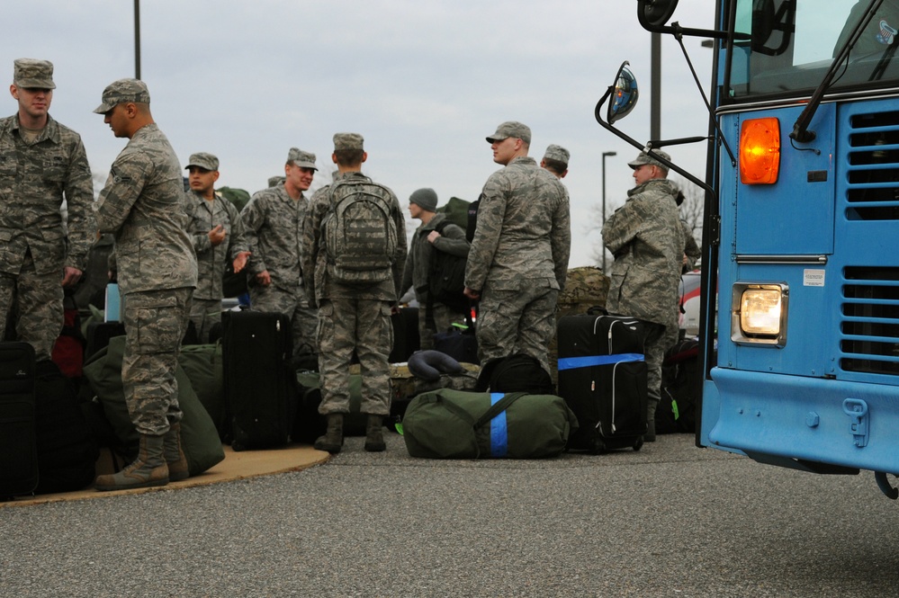 Airmen deploy to Japan