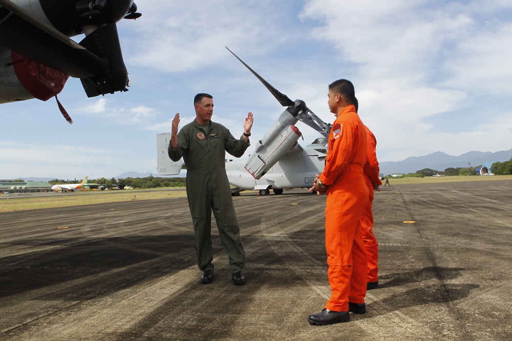 MV-22 Ospreys conduct training in the Philippines